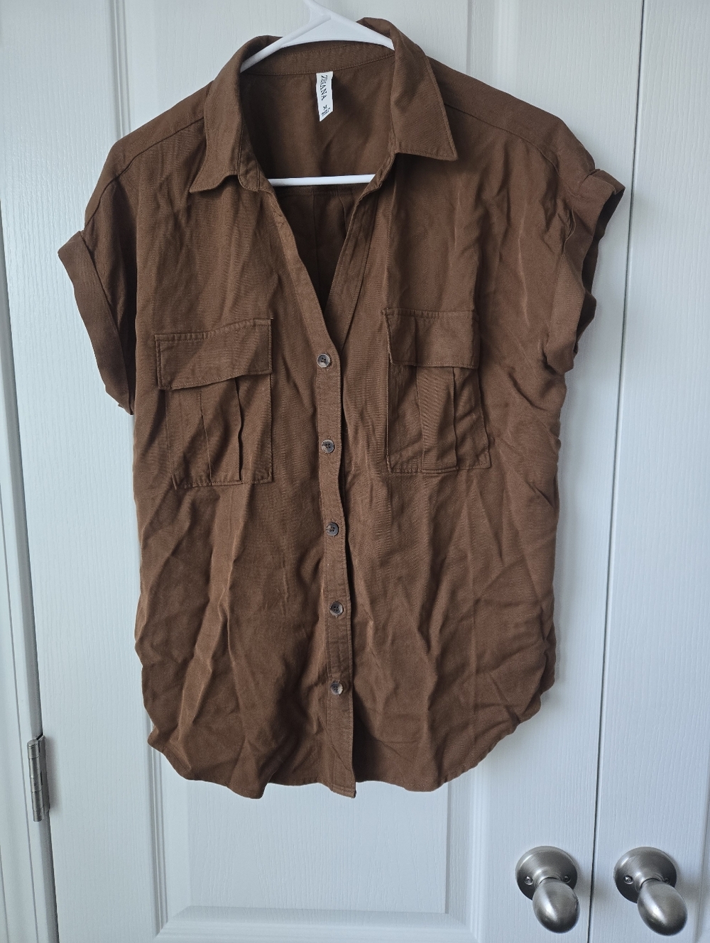 Zenana Brown Button-Up Short Sleeve Utility Shirt Size Medium Nwt